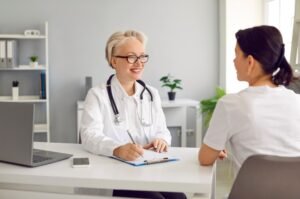 Physician meeting with a patient at a concierge medical clinic in La Jolla, California